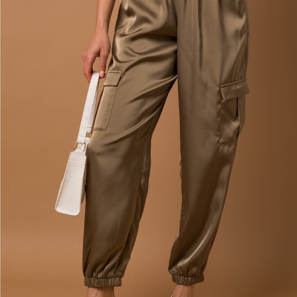 Petal & Pup NWT Luca Satin Jogger Pant - Olive - Picture 2 of 7